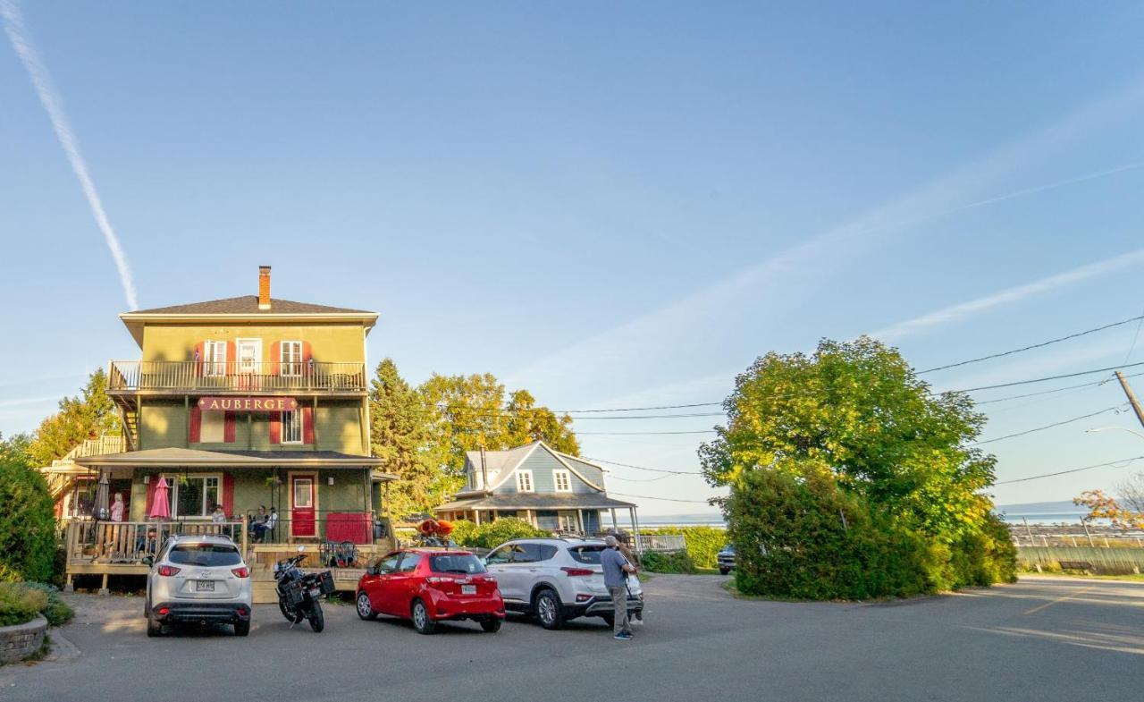 Auberge De La Rive De Charlevoix - Auberge De Jeunesse Familiale Pour Voyageurs De Tous Ages Saint-Joseph-de-la-Rive Exterior photo
